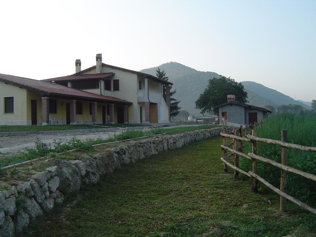 L' Antico Casale Villa Le Marmore Exterior photo